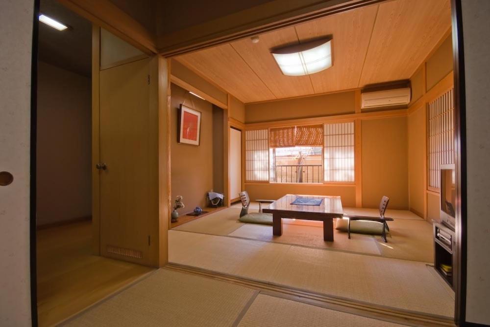 Yugawara Onsen Ryokan Uohan Zimmer foto